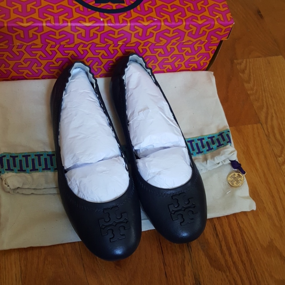 Tory Burch Navy Flats size 5.5